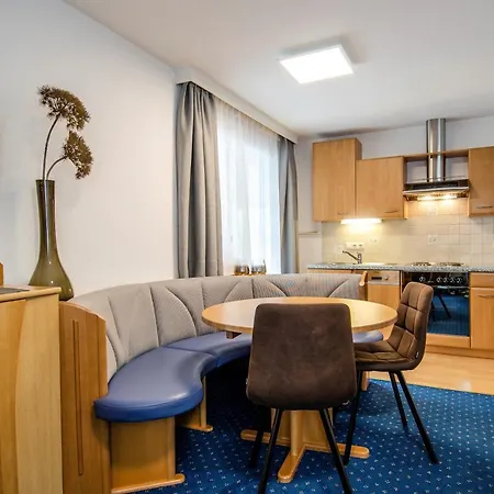 Xenia Apartment *