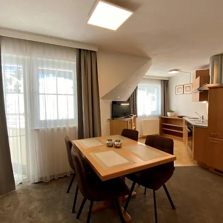Xenia Apartment *